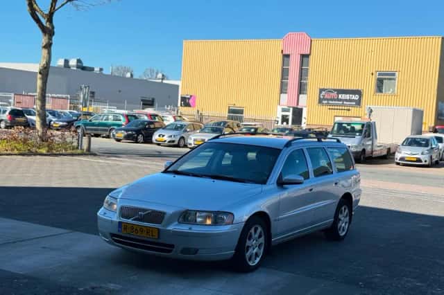 Volvo V70 (2005) thumbnail 1