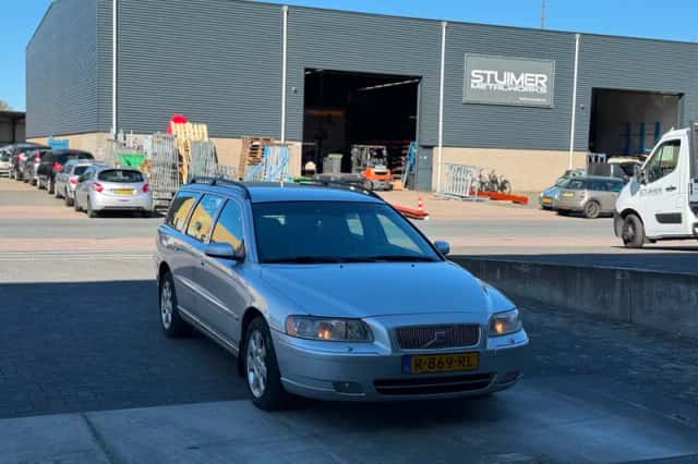 Volvo V70 (2005) thumbnail 3