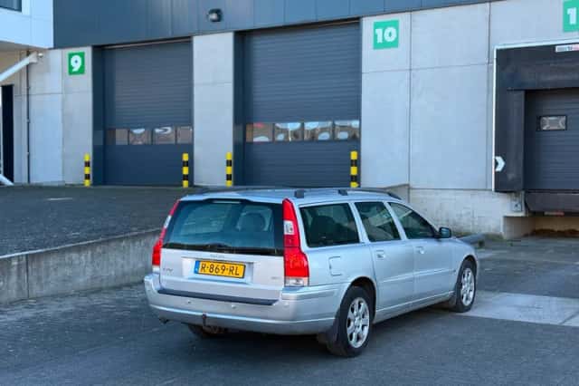Volvo V70 (2005) thumbnail 4