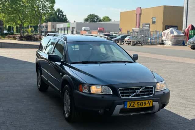 Volvo XC70 (2005) thumbnail 3