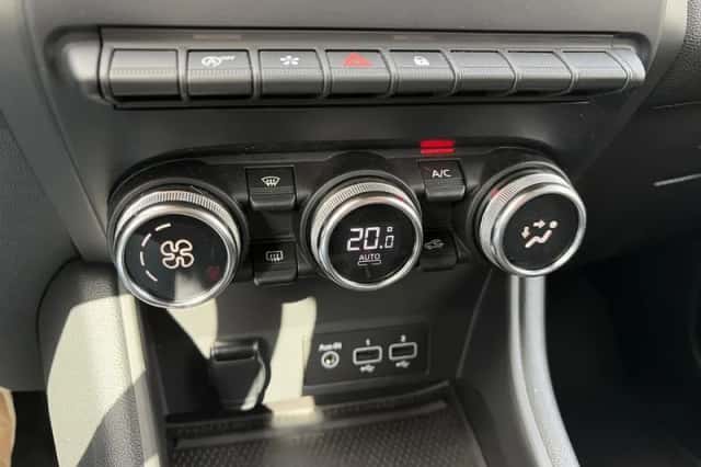 Renault Captur (2021) thumbnail 18