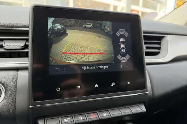 Renault Captur (2021) thumbnail 22