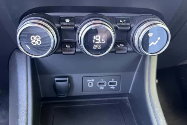 Renault Captur (2020) thumbnail 15