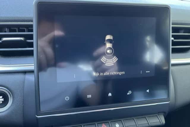 Renault Captur (2020) thumbnail 19
