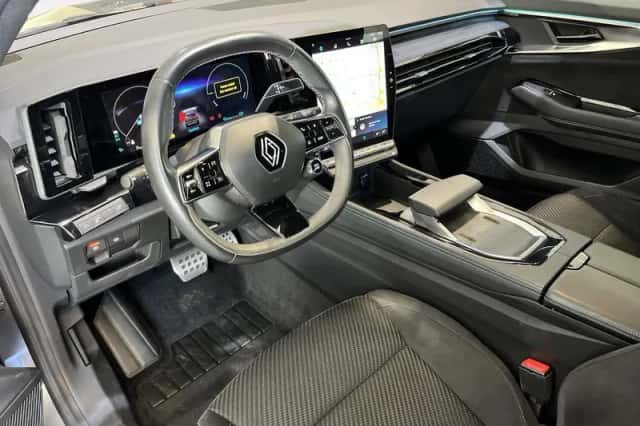 Renault Austral (2023) thumbnail 10