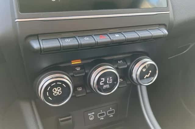 Renault Captur (2020) thumbnail 1