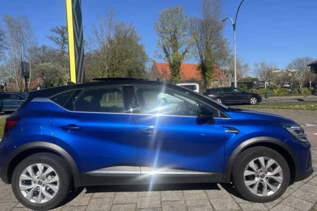 Renault Captur (2020) thumbnail 4