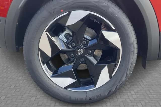 Renault Captur (2025) thumbnail 32
