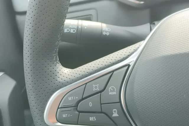 Renault Captur (2026) thumbnail 24