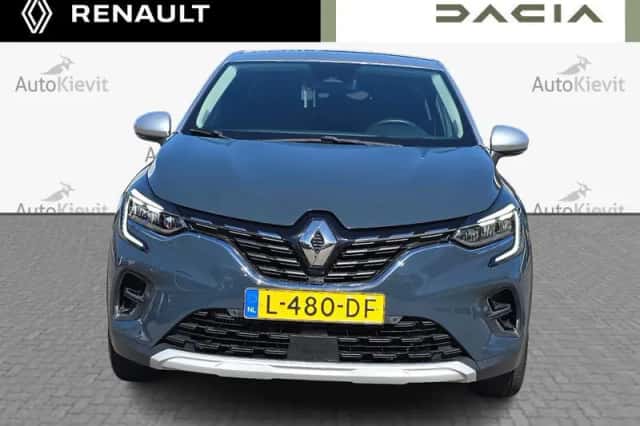 Renault Captur (2021) thumbnail 2