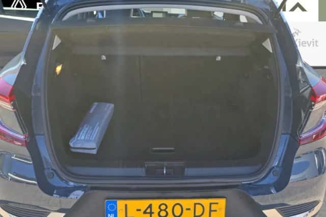 Renault Captur (2021) thumbnail 12