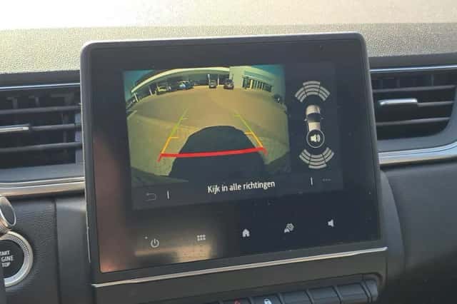 Renault Captur (2021) thumbnail 19