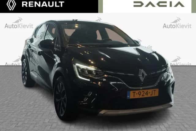 Renault Captur (2023) thumbnail 3