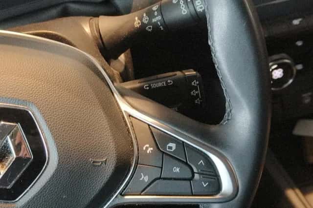 Renault Captur (2023) thumbnail 22