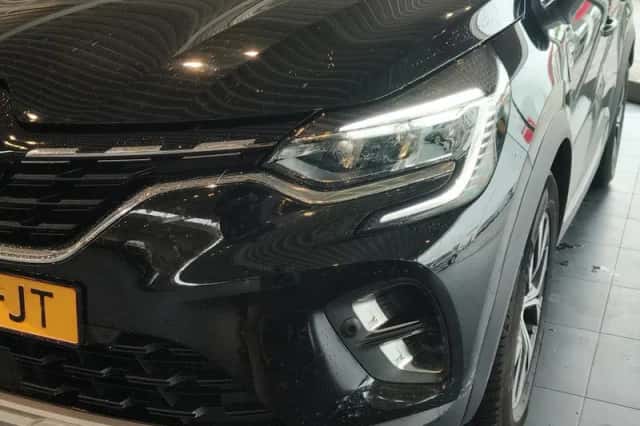 Renault Captur (2023) thumbnail 25