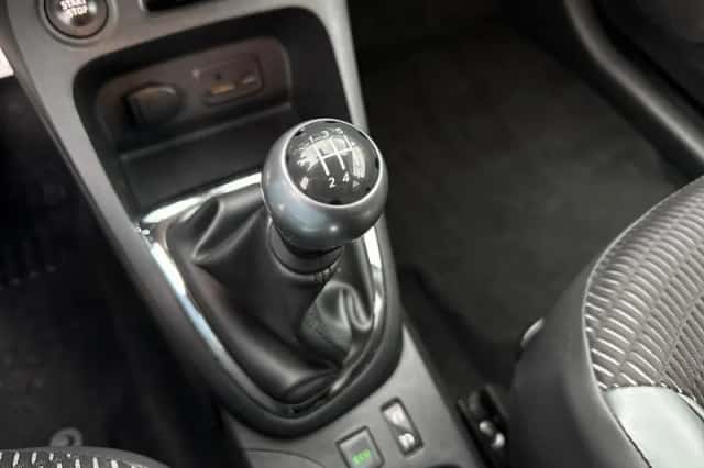 Renault Captur (2016) thumbnail 18