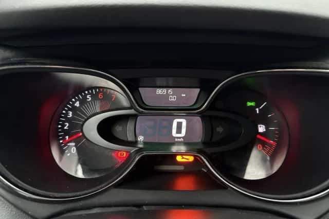Renault Captur (2016) thumbnail 21