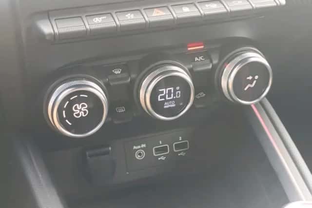 Renault Clio (2020) thumbnail 5