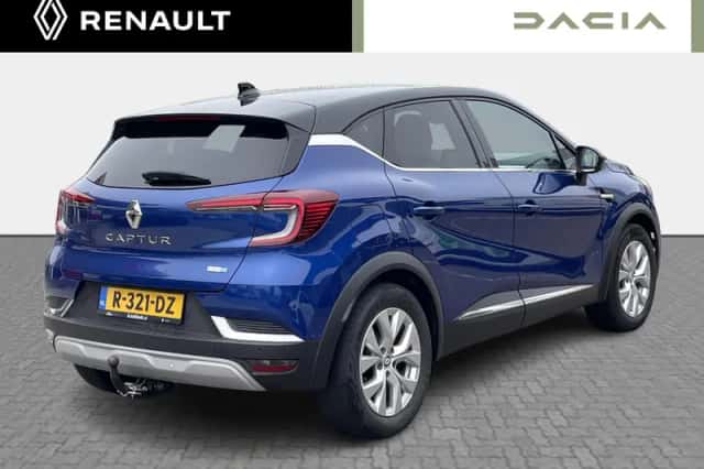 Renault Captur (2022) thumbnail 5