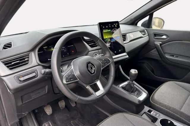 Renault Captur (2024) thumbnail 2