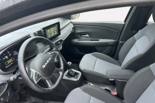 Dacia Jogger (2024) thumbnail 2