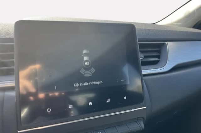Renault Captur (2021) thumbnail 18