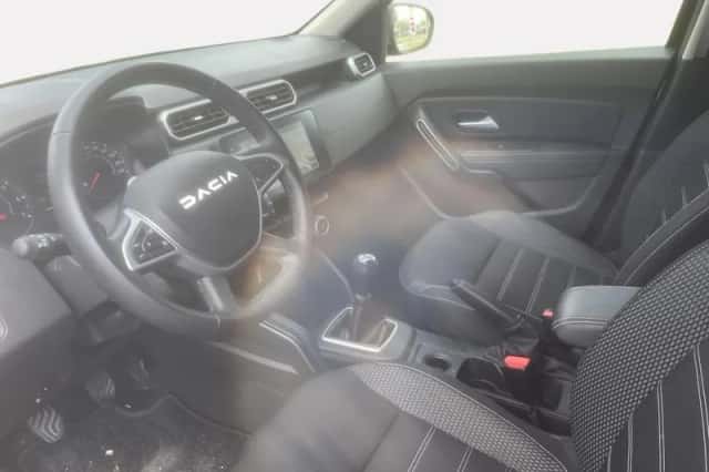 Dacia Duster (2023) thumbnail 8