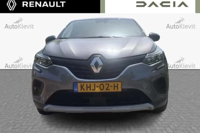 Renault Captur (2023) thumbnail 2