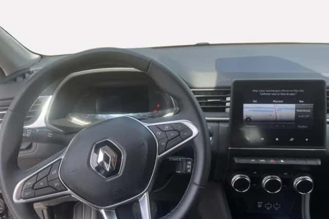 Renault Captur (2023) thumbnail 13