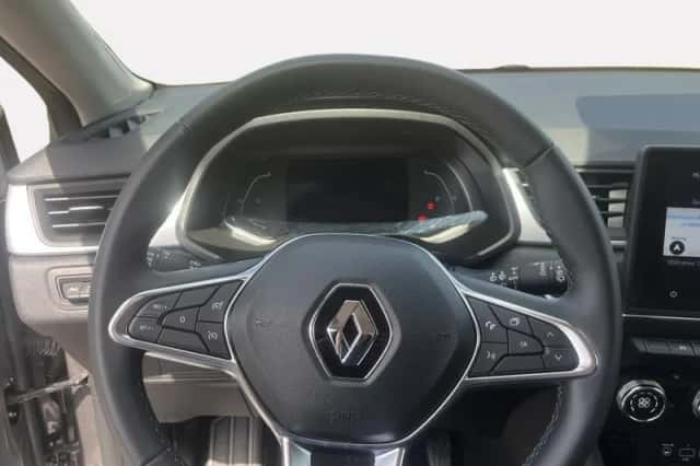 Renault Captur (2023) thumbnail 17