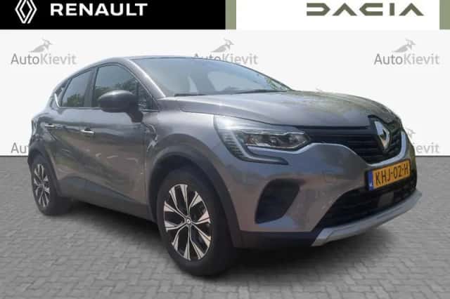 Renault Captur (2023) thumbnail 3