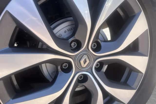 Renault Captur (2020) thumbnail 2