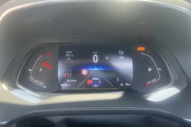 Renault Captur (2020) thumbnail 21