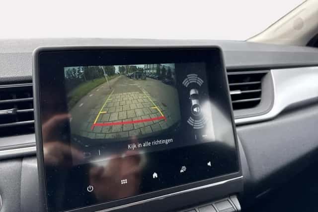Renault Captur (2021) thumbnail 18