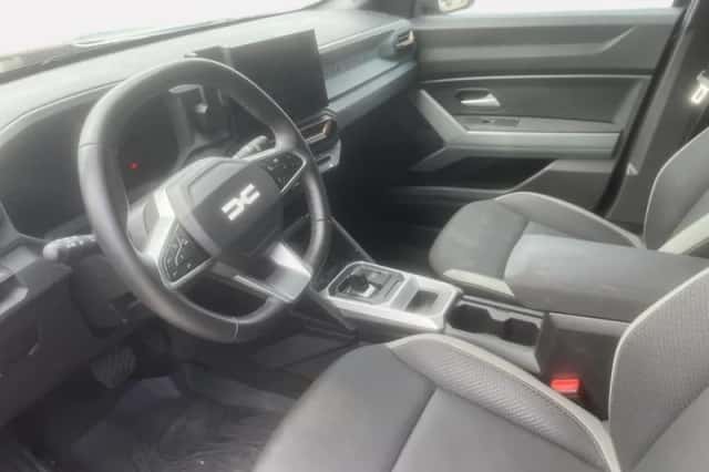 Dacia Duster (2024) thumbnail 3