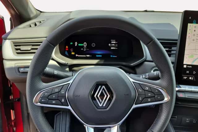 Renault Captur (2025) thumbnail 2