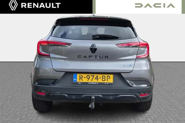 Renault Captur (2022) thumbnail 6