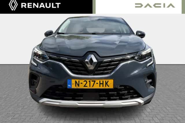 Renault Captur (2021) thumbnail 2