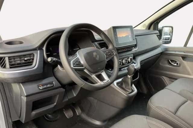 Renault Trafic (2024) thumbnail 12