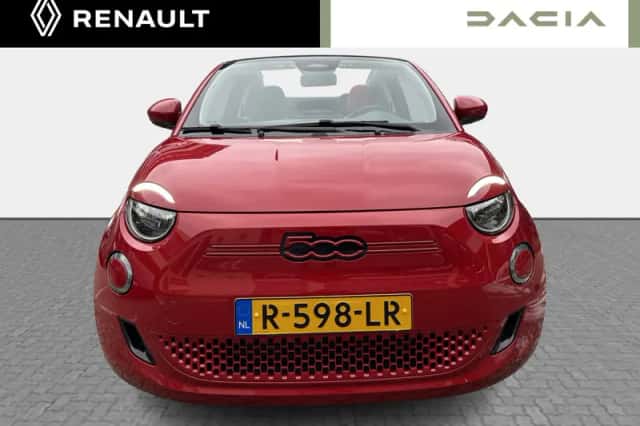 Fiat 500e (2022) thumbnail 2