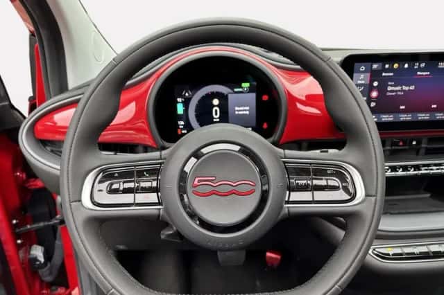 Fiat 500e (2022) thumbnail 19