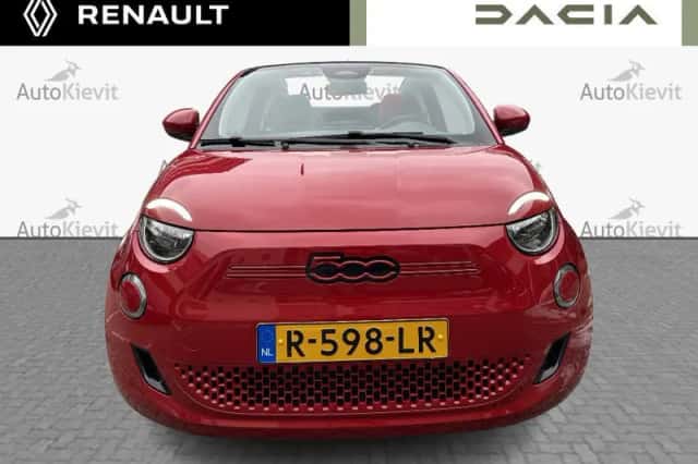 Fiat 500e (2022) thumbnail 3