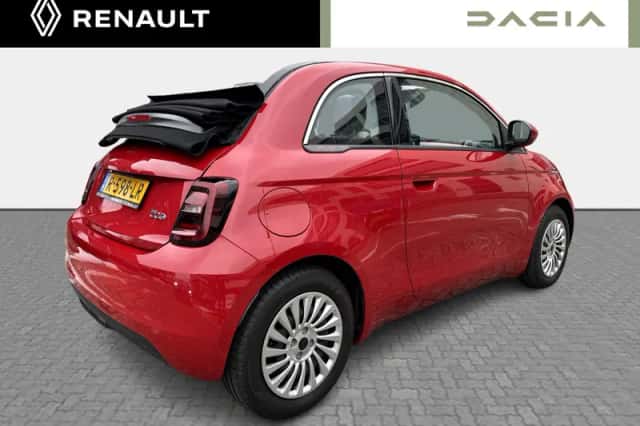 Fiat 500e (2022) thumbnail 5