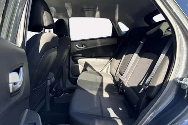 Hyundai Kona (2022) thumbnail 13