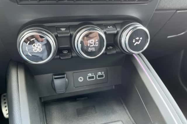 Renault Clio (2024) thumbnail 17