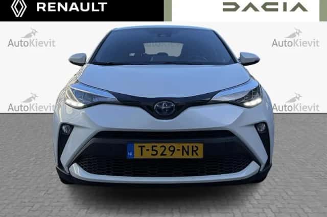 Toyota C-HR (2022) thumbnail 2
