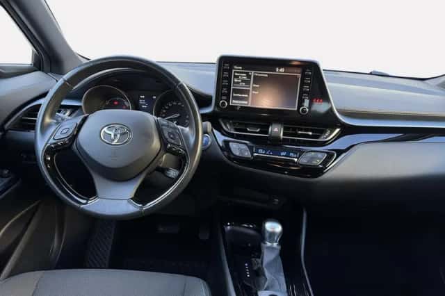 Toyota C-HR (2022) thumbnail 13
