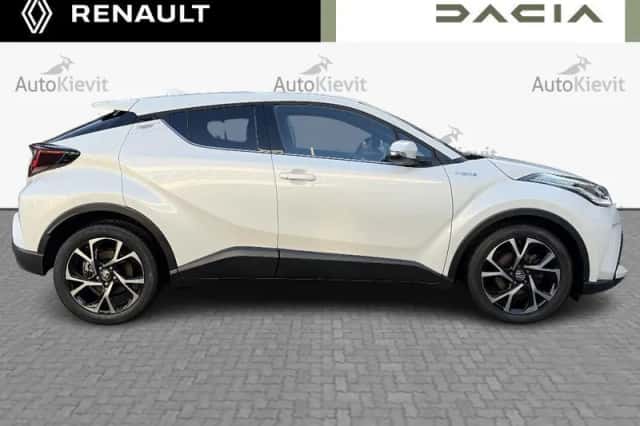 Toyota C-HR (2022) thumbnail 4
