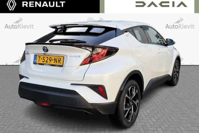 Toyota C-HR (2022) thumbnail 5