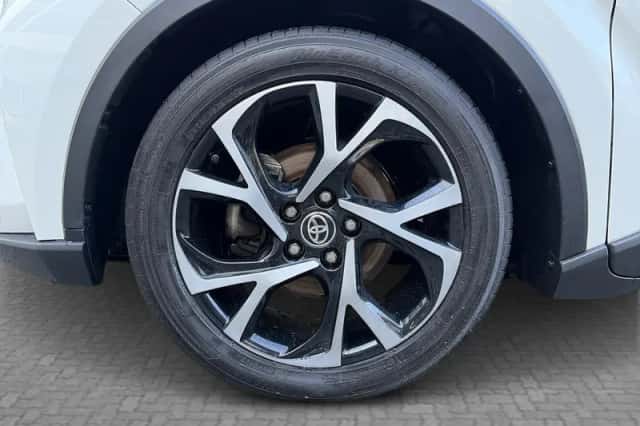 Toyota C-HR (2022) thumbnail 9